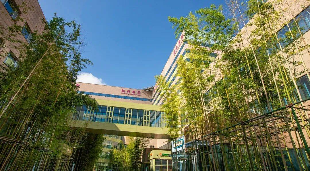 没错！我们开始“卷”养老院了