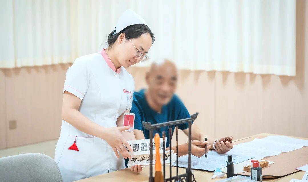 没错！我们开始“卷”养老院了